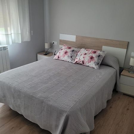 Casa Julio, Bonita Casa Comoda Y Espaciosa, Totalmente Reformada Con Terraza Y Jardin Privado Riezu Esterno foto