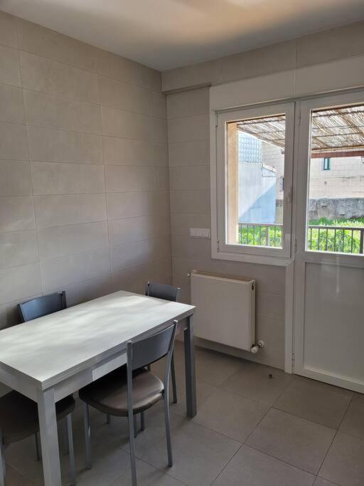 Casa Julio, Bonita Casa Comoda Y Espaciosa, Totalmente Reformada Con Terraza Y Jardin Privado Riezu Esterno foto