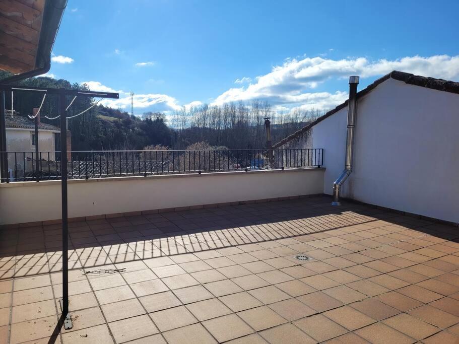 Casa Julio, Bonita Casa Comoda Y Espaciosa, Totalmente Reformada Con Terraza Y Jardin Privado Riezu Esterno foto