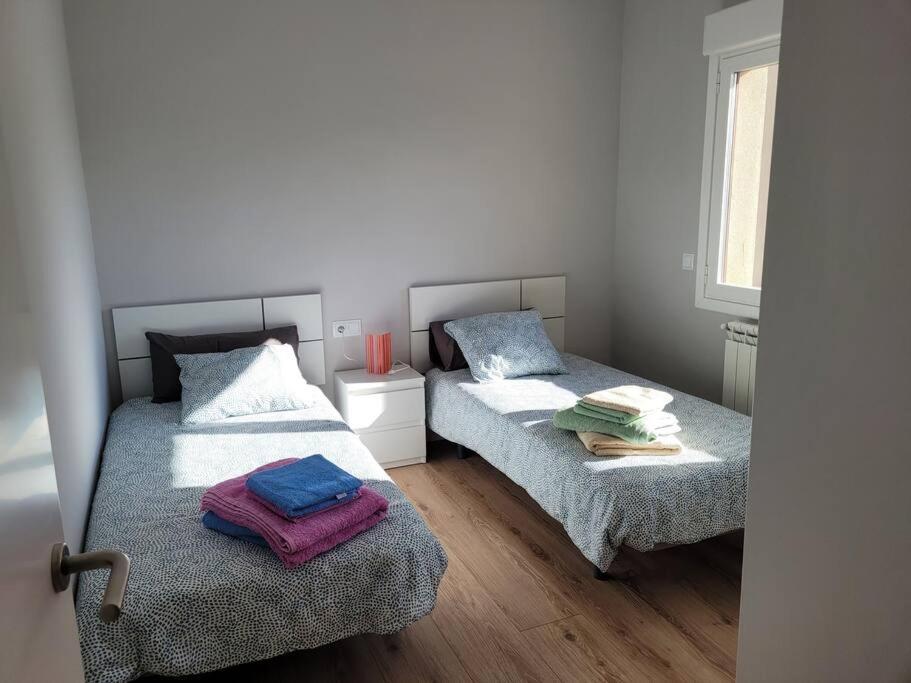 Casa Julio, Bonita Casa Comoda Y Espaciosa, Totalmente Reformada Con Terraza Y Jardin Privado Riezu Esterno foto