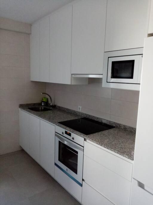Casa Julio, Bonita Casa Comoda Y Espaciosa, Totalmente Reformada Con Terraza Y Jardin Privado Riezu Esterno foto