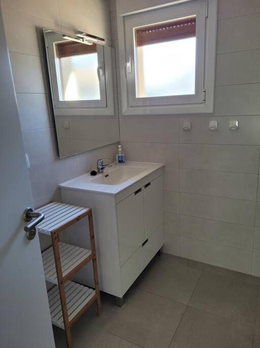 Casa Julio, Bonita Casa Comoda Y Espaciosa, Totalmente Reformada Con Terraza Y Jardin Privado Riezu Esterno foto