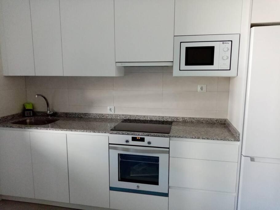 Casa Julio, Bonita Casa Comoda Y Espaciosa, Totalmente Reformada Con Terraza Y Jardin Privado Riezu Esterno foto